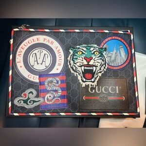 Gucci Supreme Night Courrier Pouch GG Coated Canvas with Applique Wristlet